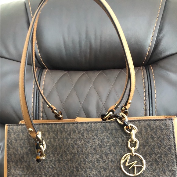 SOLD - Picture 3 of 7